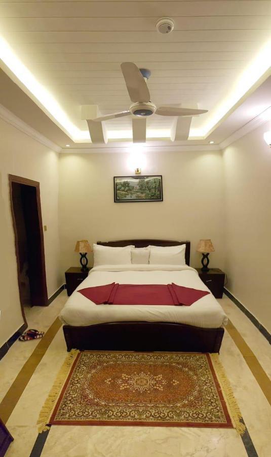 Triple One Hotel Abbottabad Esterno foto