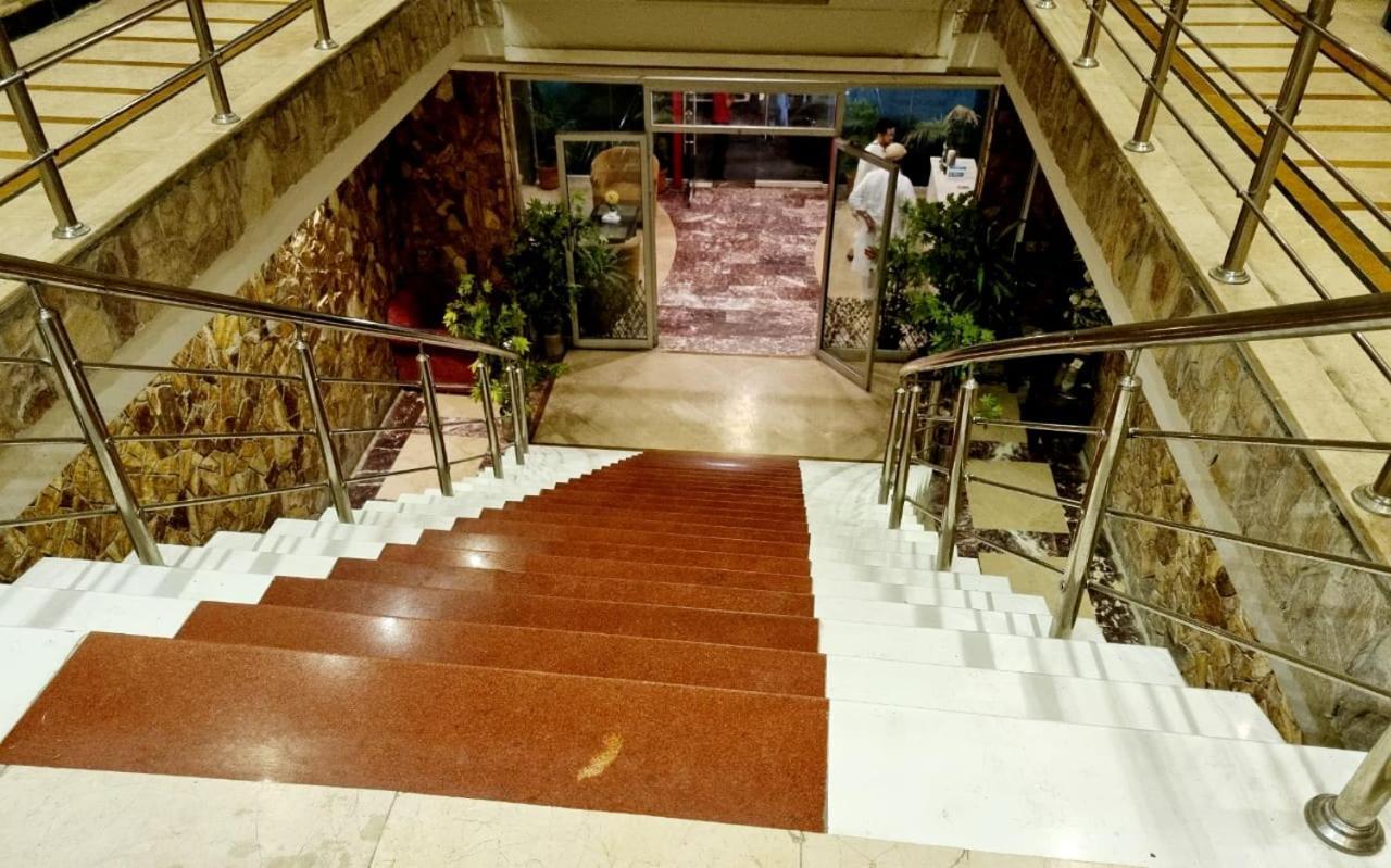 Triple One Hotel Abbottabad Esterno foto